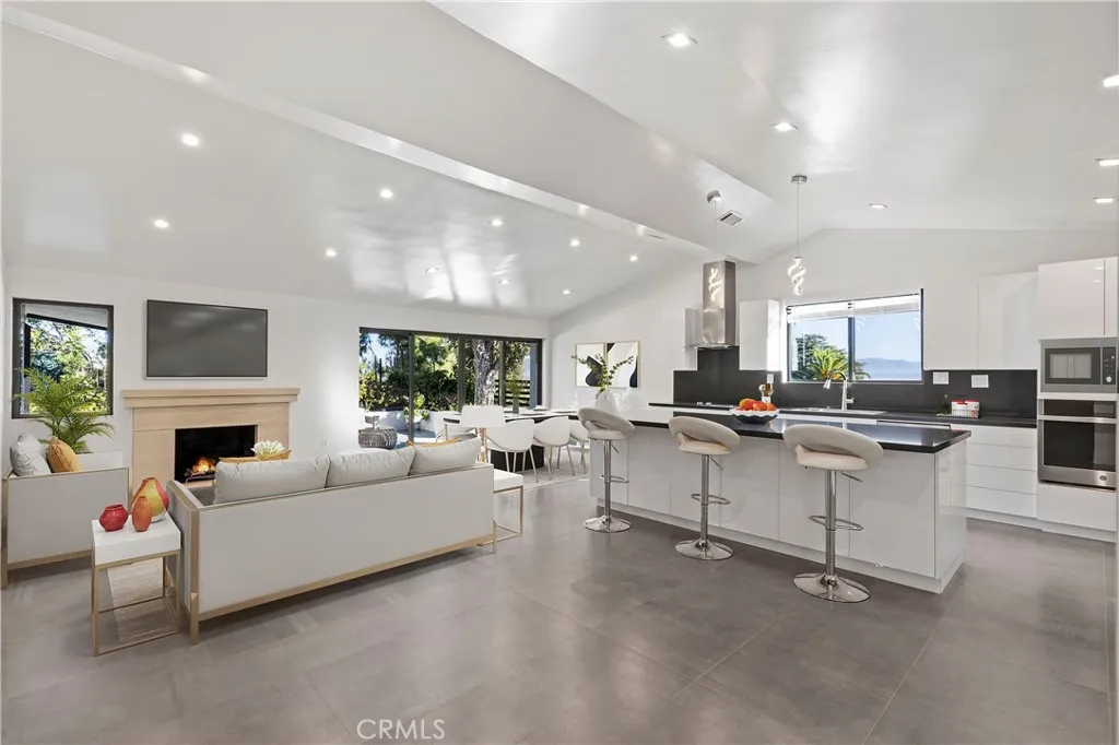 20509 Califa, Woodland Hills, CA 91367 - Photo 3 of 15, Woodland Hills, CA