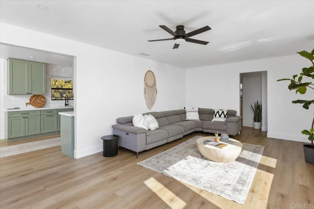 https://cdn.realtyfeed.com/cdn/127/306633389/8718210c6ecb68ad479830118f1103f9.webp