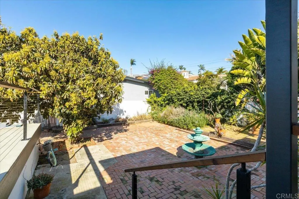 https://cdn.realtyfeed.com/cdn/127/306633389/b81649e7012658a4d7d5dafca38fcb68.webp