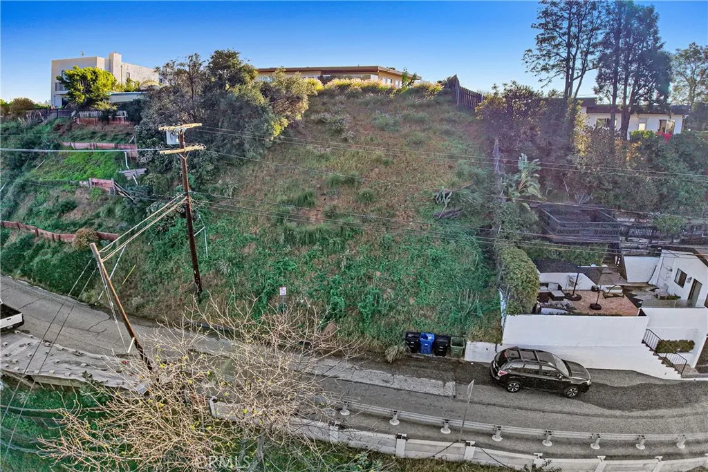 8220 Mannix, Los Angeles, CA 90046 - Photo 2 of 10, Los Angeles, CA