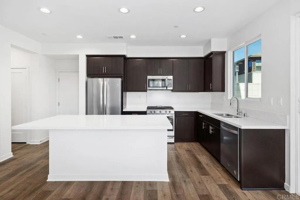 https://cdn.realtyfeed.com/cdn/127/306633401/557138b7b7ff7b0044009a4b4c1f9242.webp