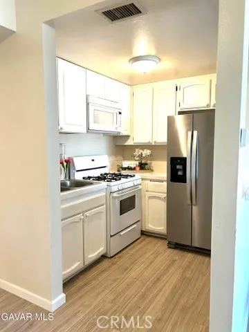 38710 10th East Unit 12, Palmdale, CA 93550 - Photo 3 of 23, Palmdale, CA