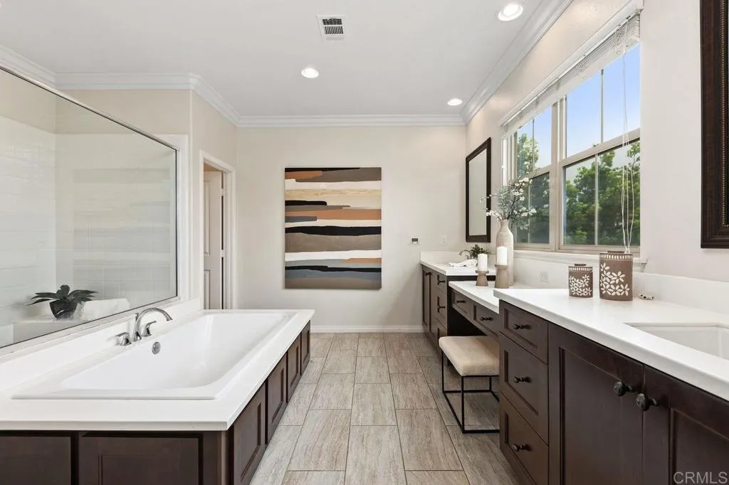 https://cdn.realtyfeed.com/cdn/127/306633484/37193c9365fbc32fe5ef4b90028c7c3d.webp