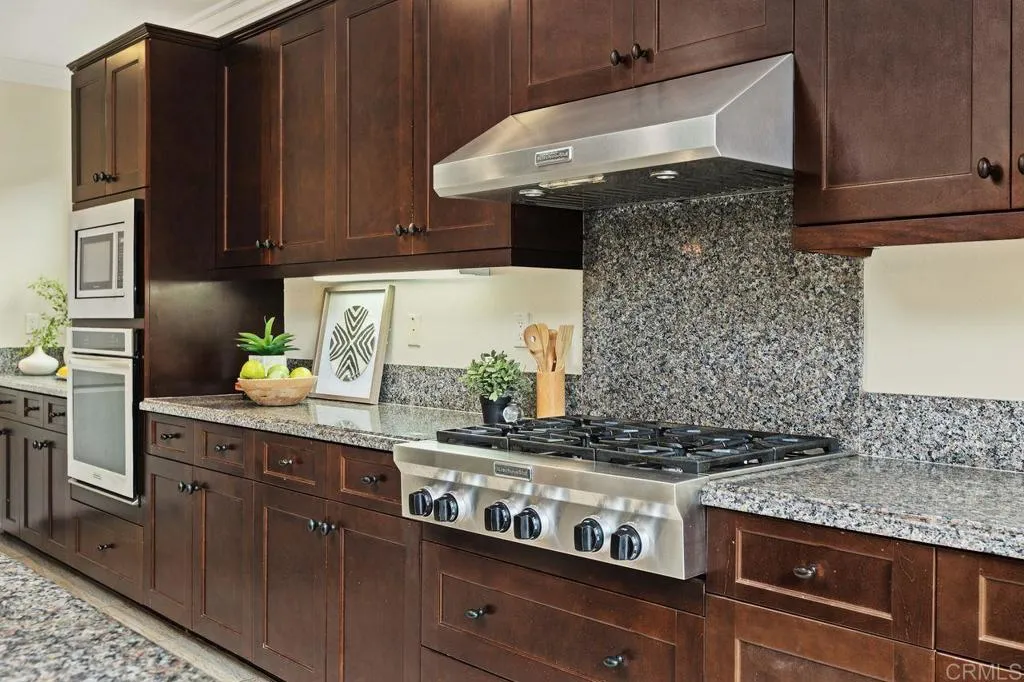 https://cdn.realtyfeed.com/cdn/127/306633484/9e5851bad88570420292d3a633c837c1.webp