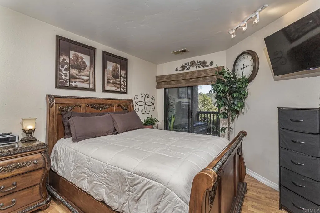 https://cdn.realtyfeed.com/cdn/127/306633553/1a44bc472062c31e79c9447e93064e0b.webp