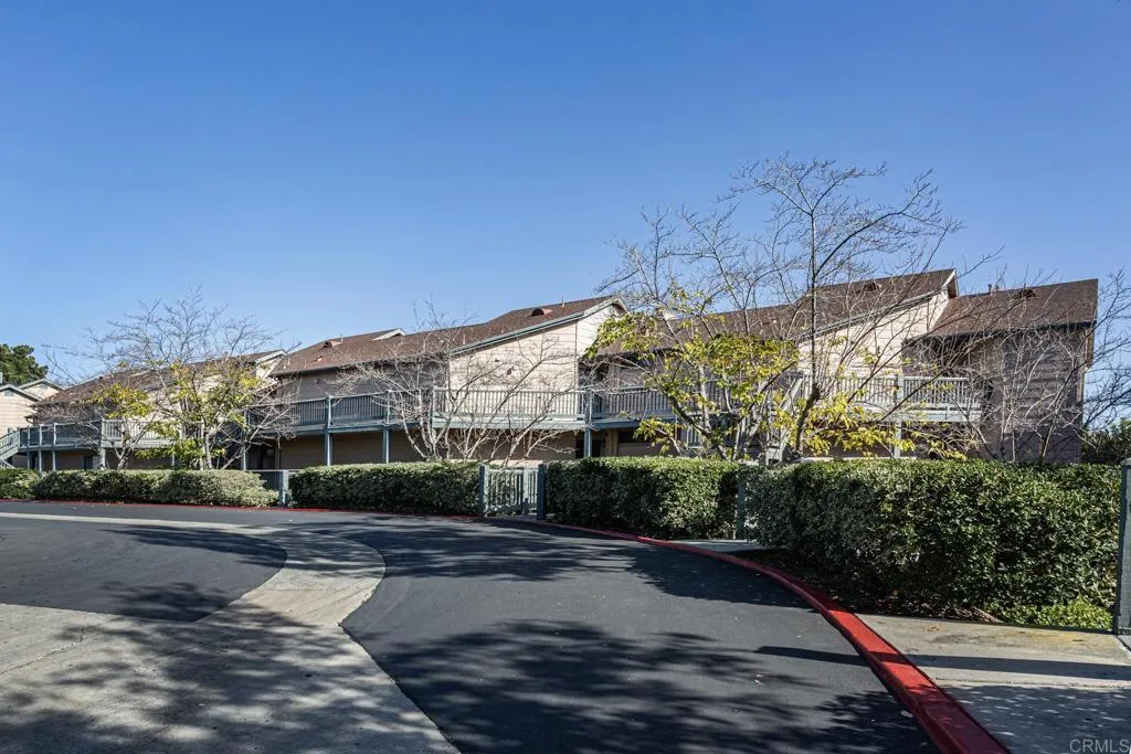 https://cdn.realtyfeed.com/cdn/127/306633553/6dd387e8bf1840aabf3e41400cbc5c55.webp