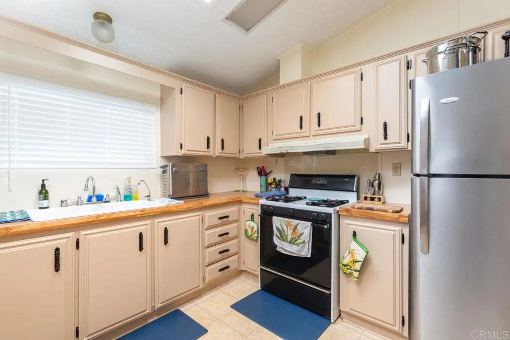 https://cdn.realtyfeed.com/cdn/127/306633560/62d47c174400f3bef96911346d1f4a35.webp