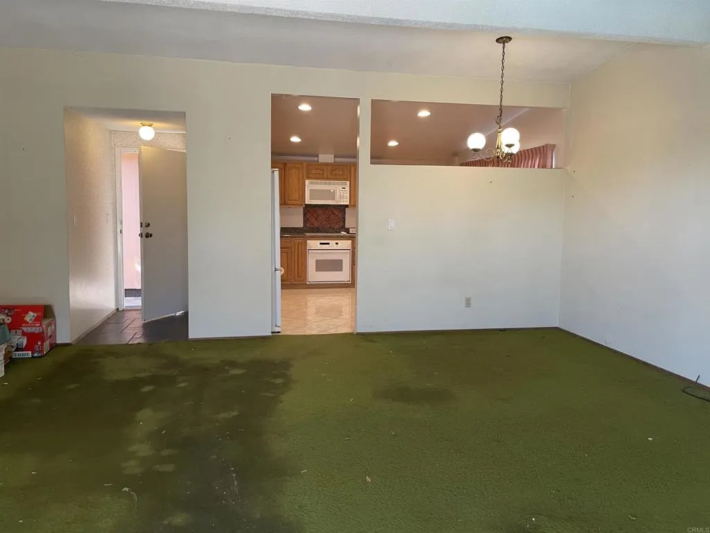 https://cdn.realtyfeed.com/cdn/127/306633638/522263e64ee2c7cf2c0735d18969ad2b.webp