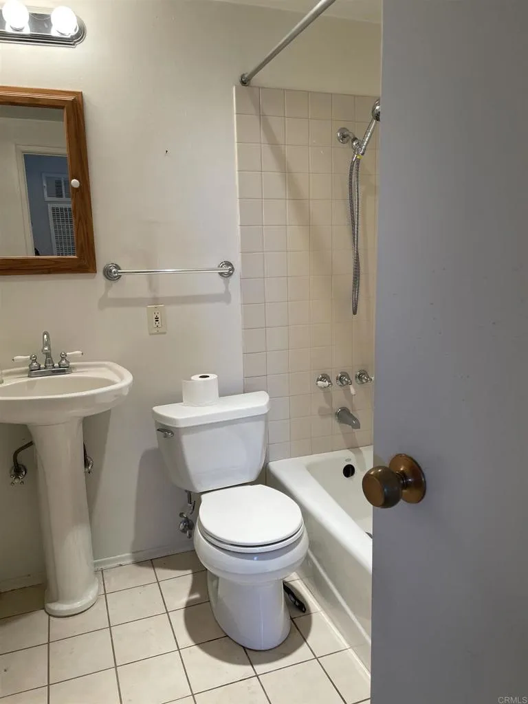 https://cdn.realtyfeed.com/cdn/127/306633638/b2c556b18e7315c477edbf32063192ed.webp