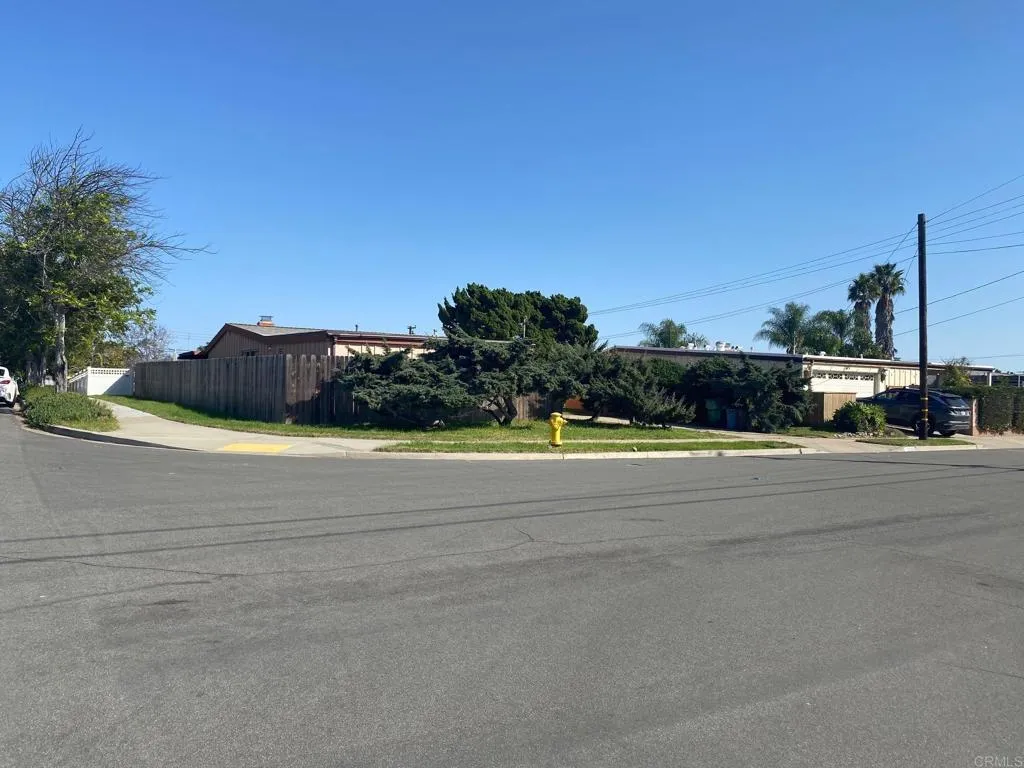 https://cdn.realtyfeed.com/cdn/127/306633638/b6b1bbcec274d1e756efee08aca33095.webp