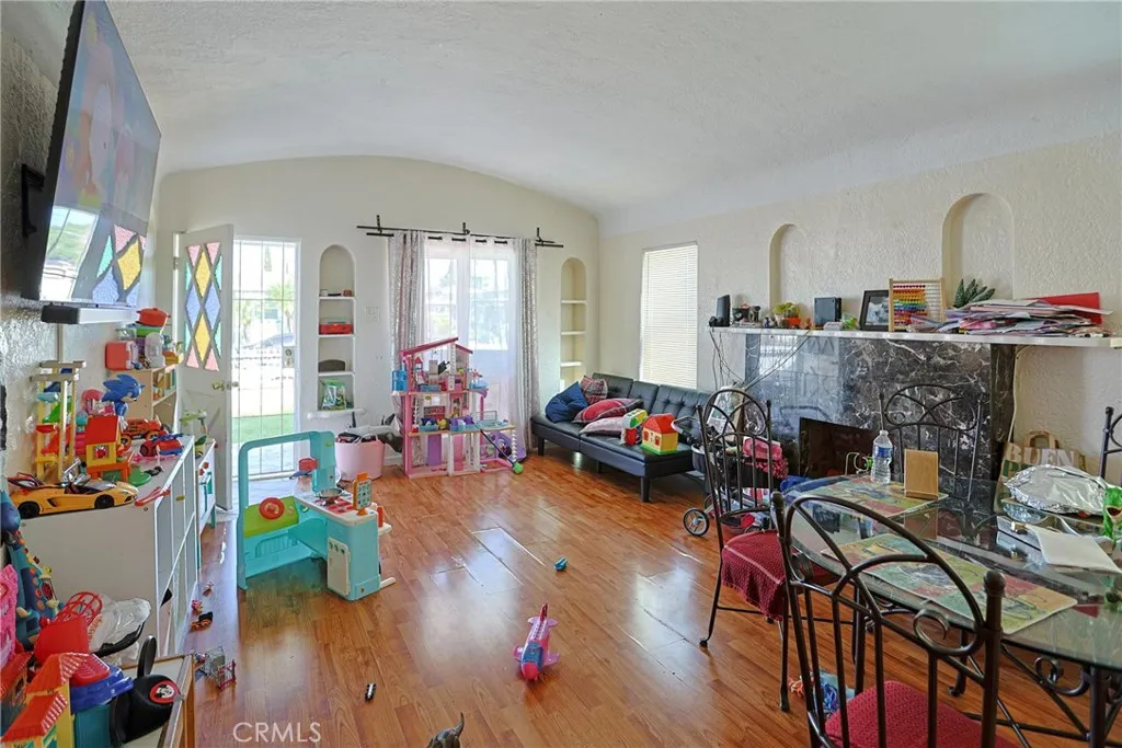 410 E 60th St, Long Beach, CA 90805 - Photo 5 of 51, Long Beach, CA