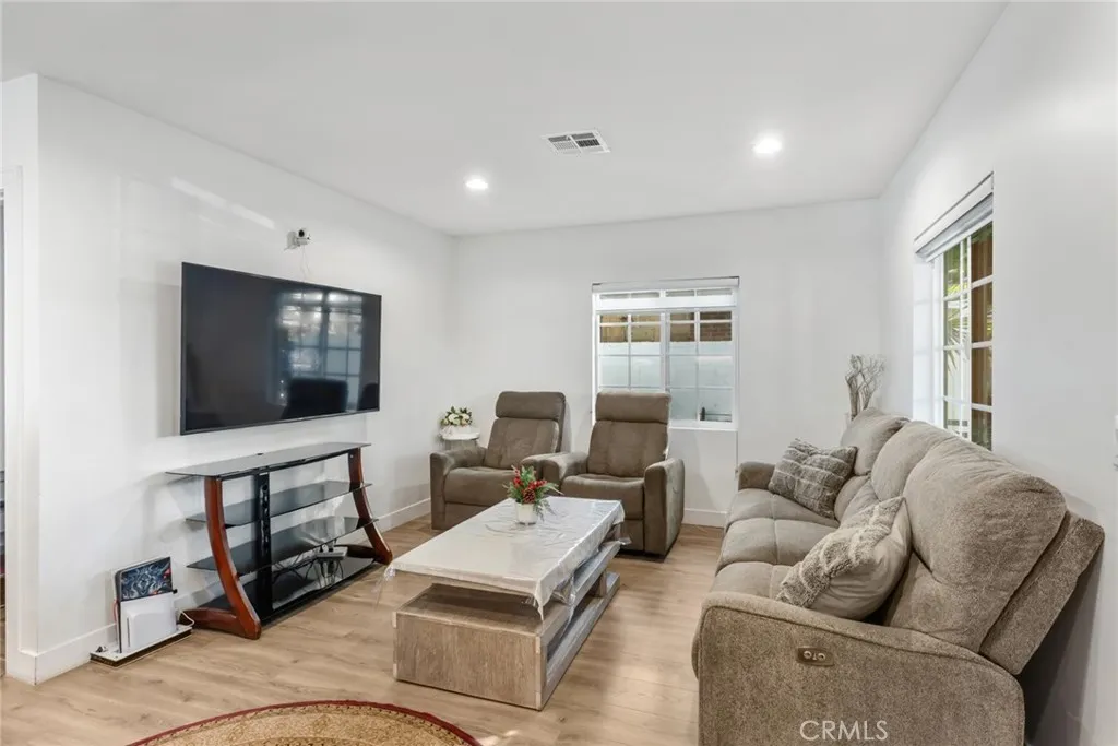 1010 Mariposa, Glendale, CA 91205 - Photo 3 of 35, Glendale, CA