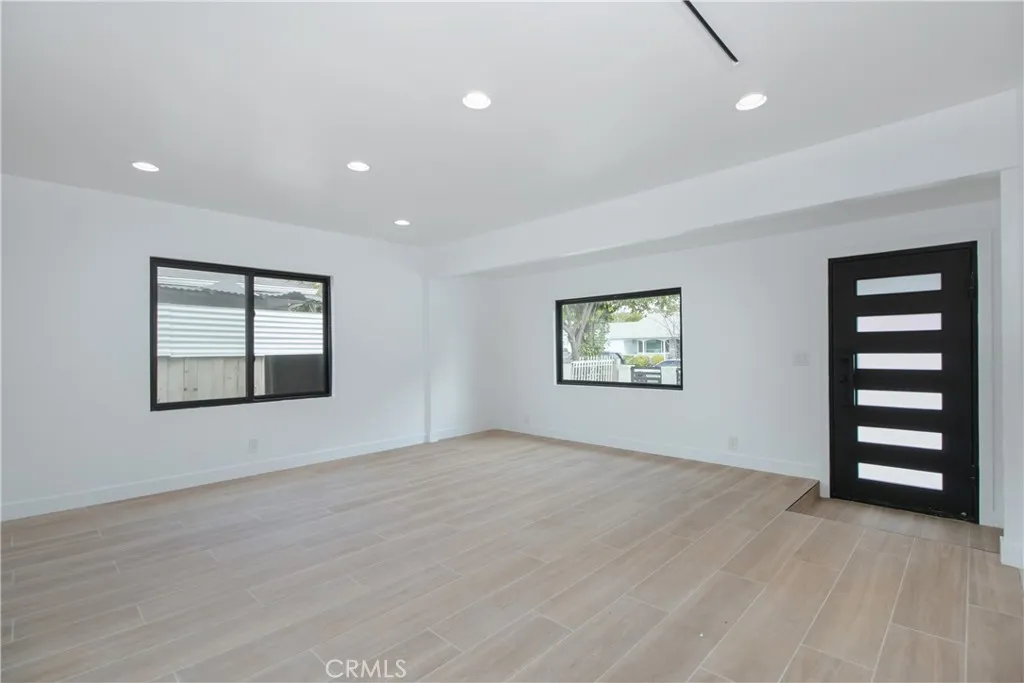 8143 Hazeltine, Panorama City, CA 91402 - Photo 2 of 12, Panorama City, CA