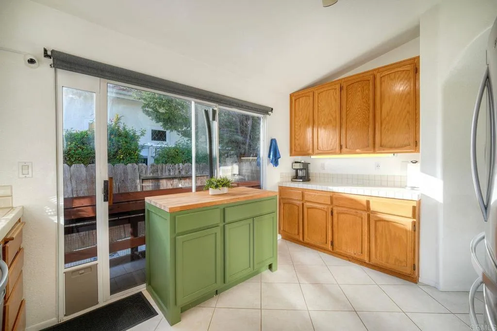 https://cdn.realtyfeed.com/cdn/127/306633861/3aa967ad67681fcebfc3291c2edd1e39.webp