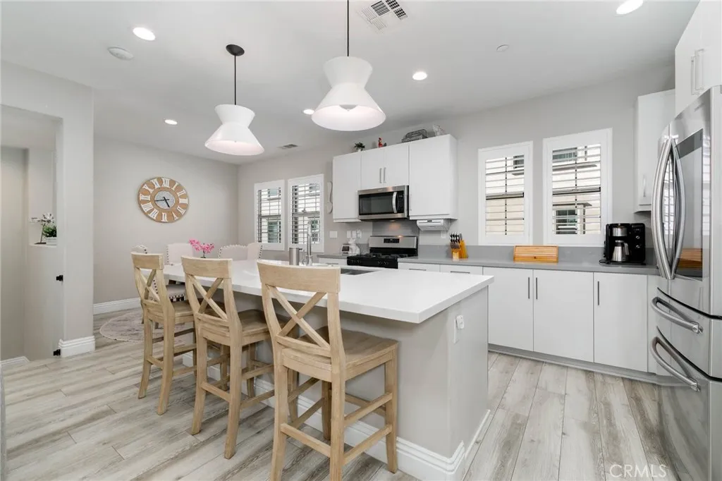 837 Iris Way Unit C, Azusa, CA 91702