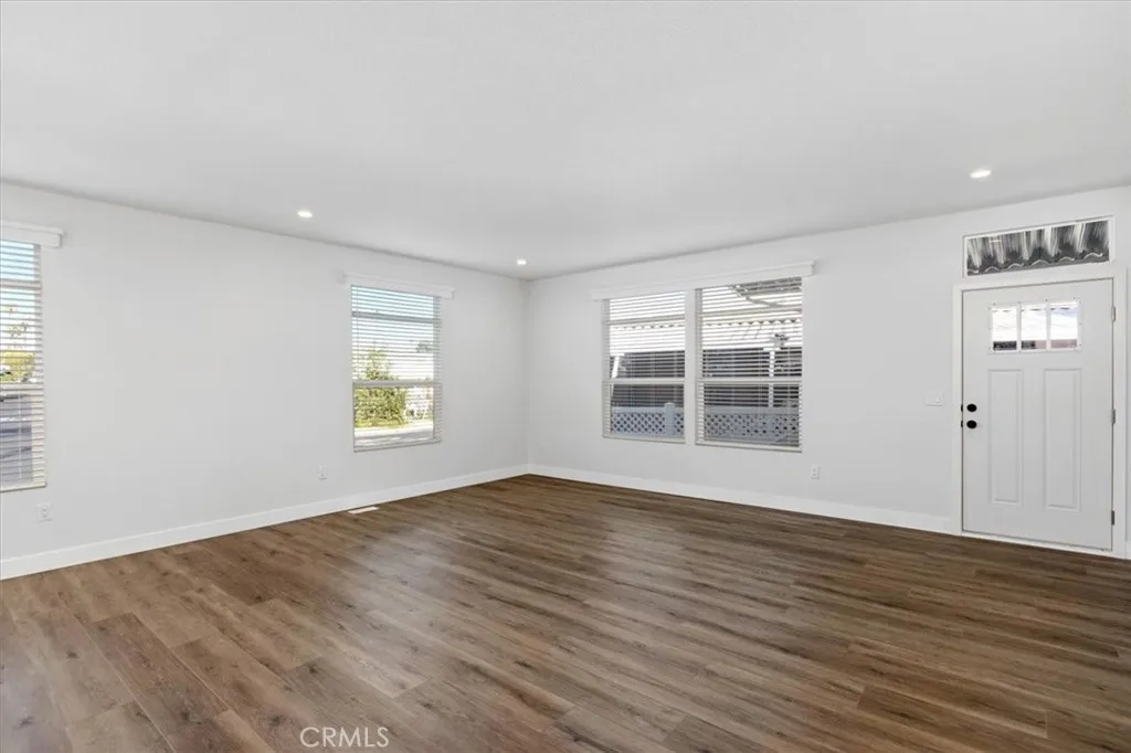 https://cdn.realtyfeed.com/cdn/127/306633883/4e582d10751d72245fc9846b851a1d94.webp