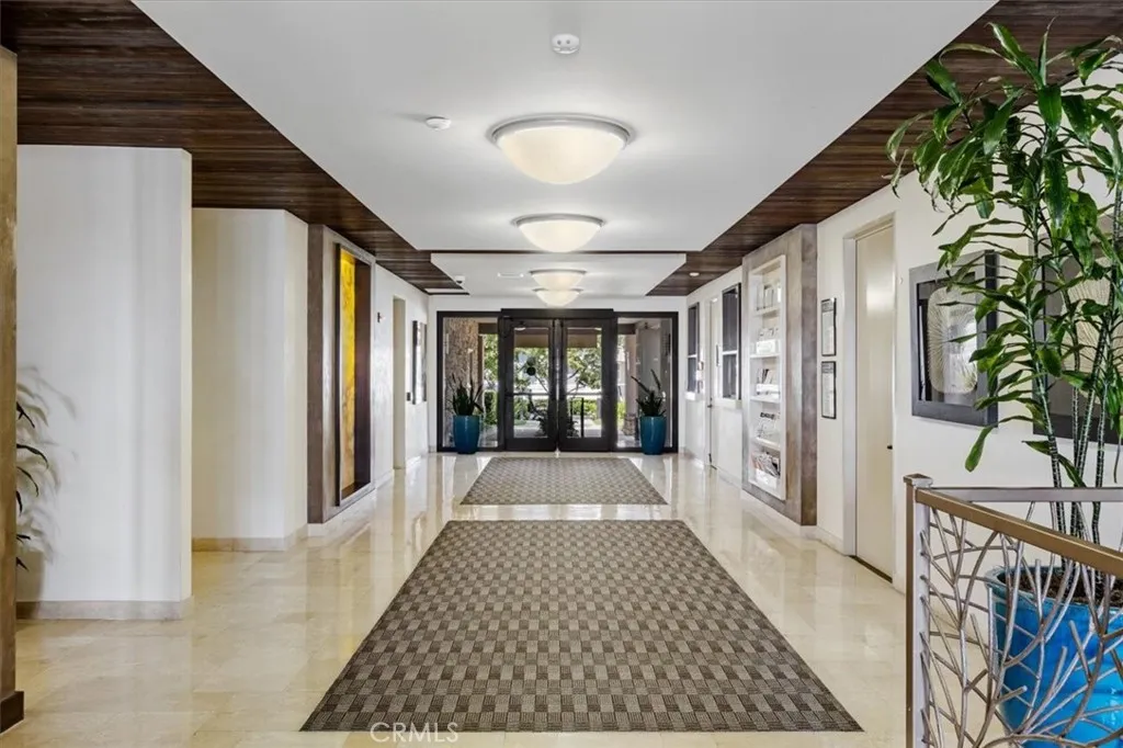 https://cdn.realtyfeed.com/cdn/127/306633883/ba1c36641eaab107490a82d584d2a9e0.webp