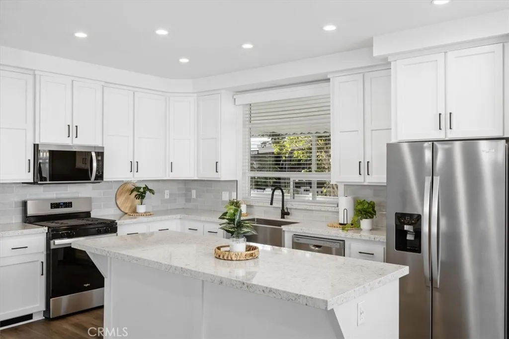 https://cdn.realtyfeed.com/cdn/127/306633883/faf2db43d365bc7956f957be4eecaa74.webp
