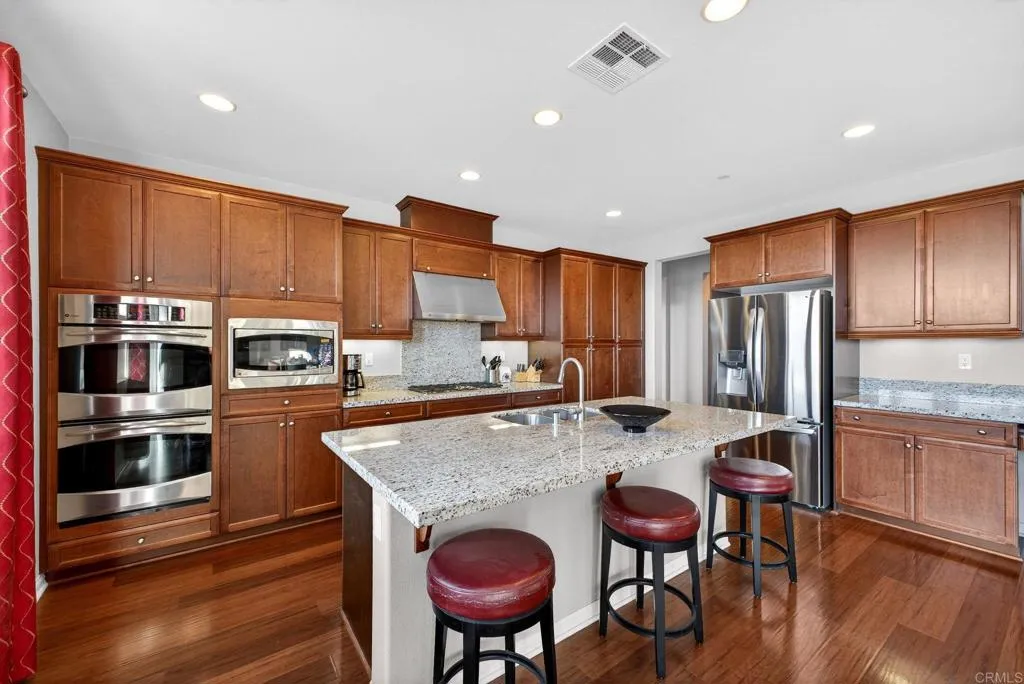 https://cdn.realtyfeed.com/cdn/127/306633890/05349321bda3e3166167e293b3a28392.webp