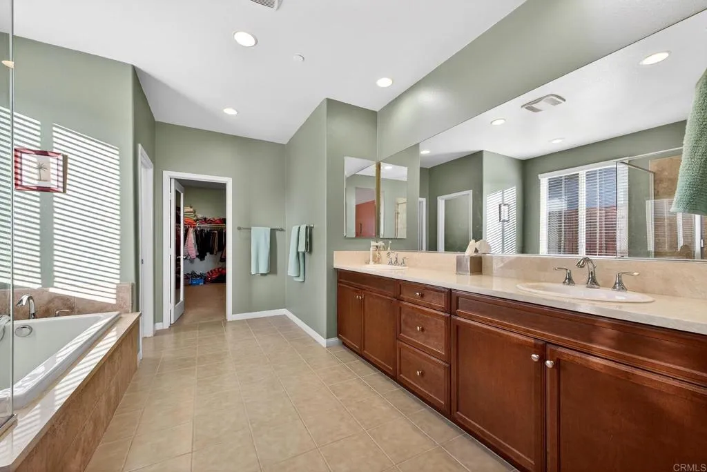 https://cdn.realtyfeed.com/cdn/127/306633890/23e0a53f10458002b2f7973390f77661.webp