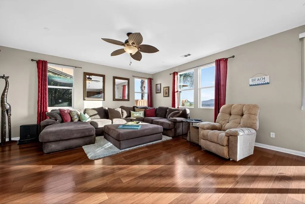 https://cdn.realtyfeed.com/cdn/127/306633890/590a80bca7711e40c7f0f6454000d4cf.webp