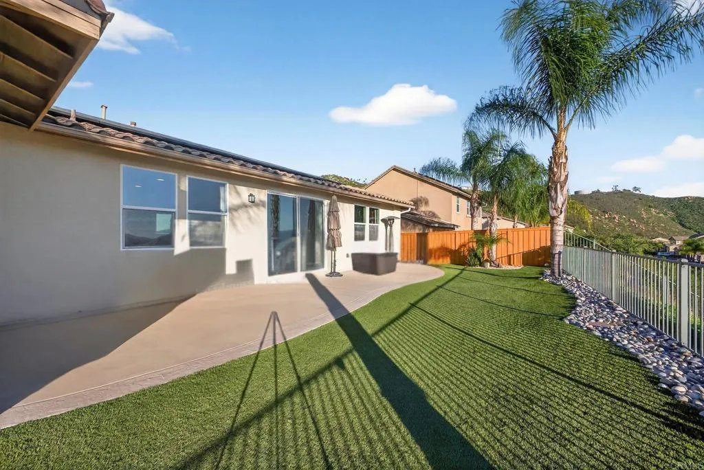 https://cdn.realtyfeed.com/cdn/127/306633890/64713894af9a3d541875bfc8ab215123.webp
