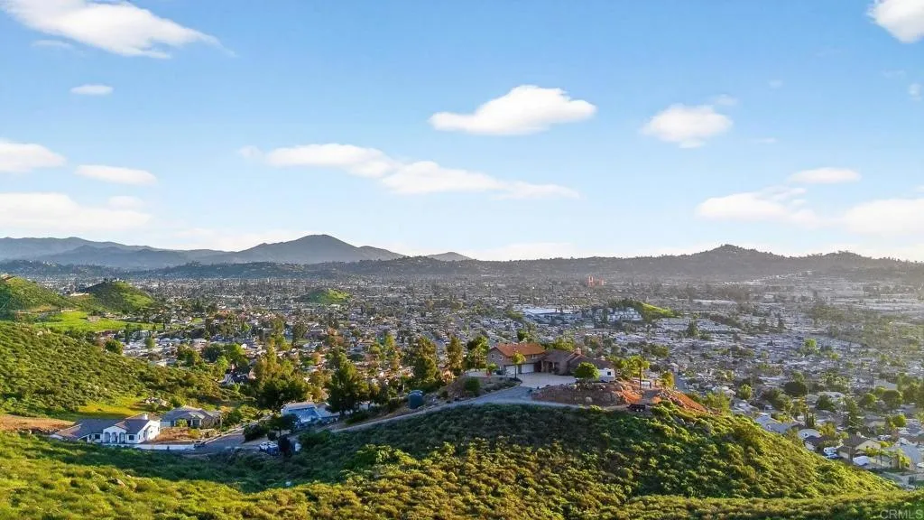 https://cdn.realtyfeed.com/cdn/127/306633890/c02918afad0d414414a384a4307a723b.webp
