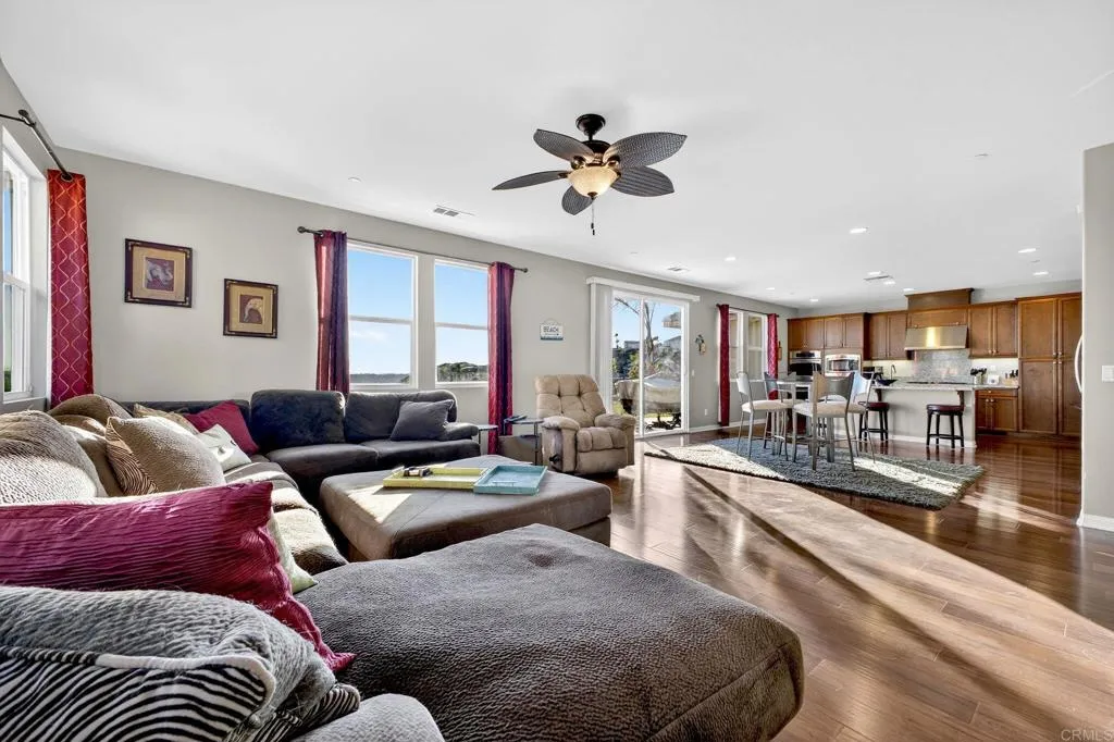 https://cdn.realtyfeed.com/cdn/127/306633890/d25195de0ff0e7f34f8ffc95ac50f626.webp