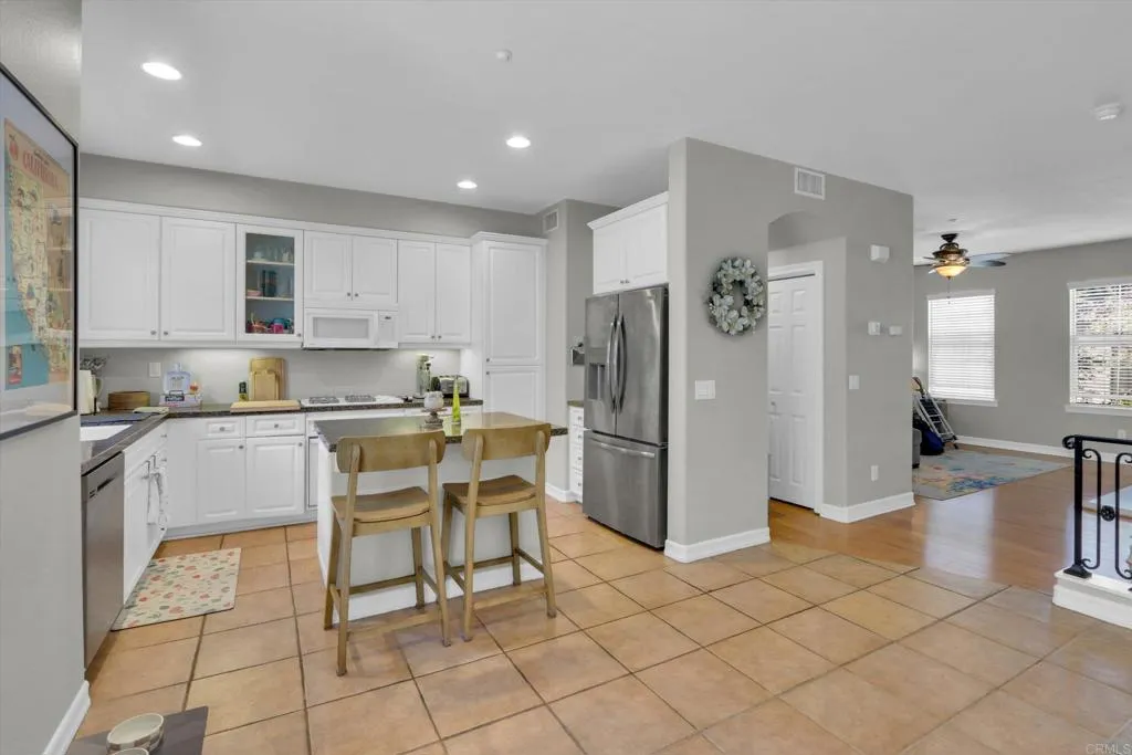 https://cdn.realtyfeed.com/cdn/127/306634074/b9c15370279ee1be9a7a9e38859e2b56.webp