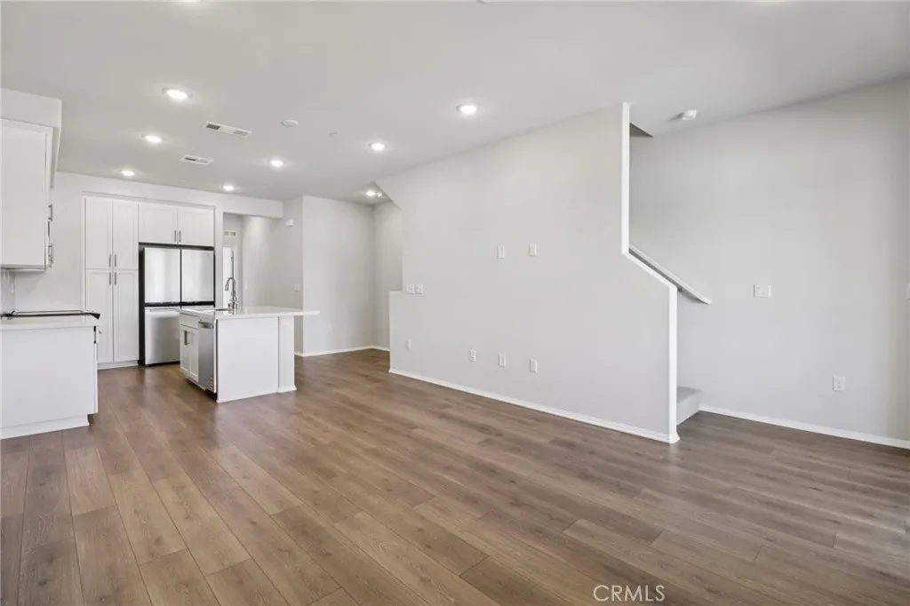 https://cdn.realtyfeed.com/cdn/127/306634139/13bfd749f31581300b14f28514c2e6c3.webp