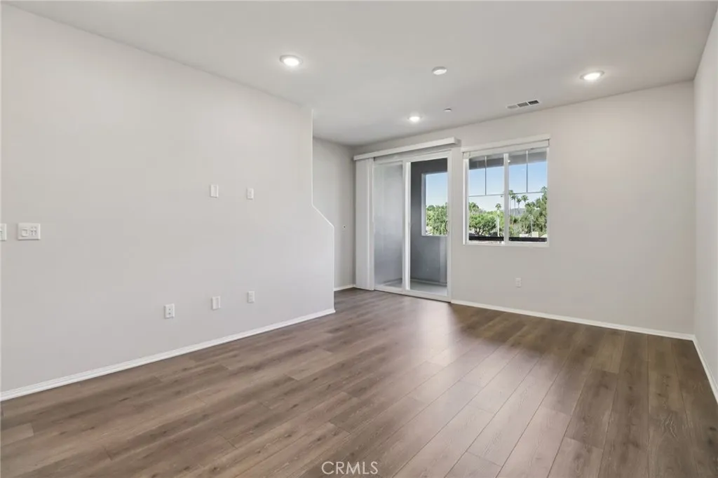 https://cdn.realtyfeed.com/cdn/127/306634139/44e6ead23d094187e4d40ad6d4566ef7.webp