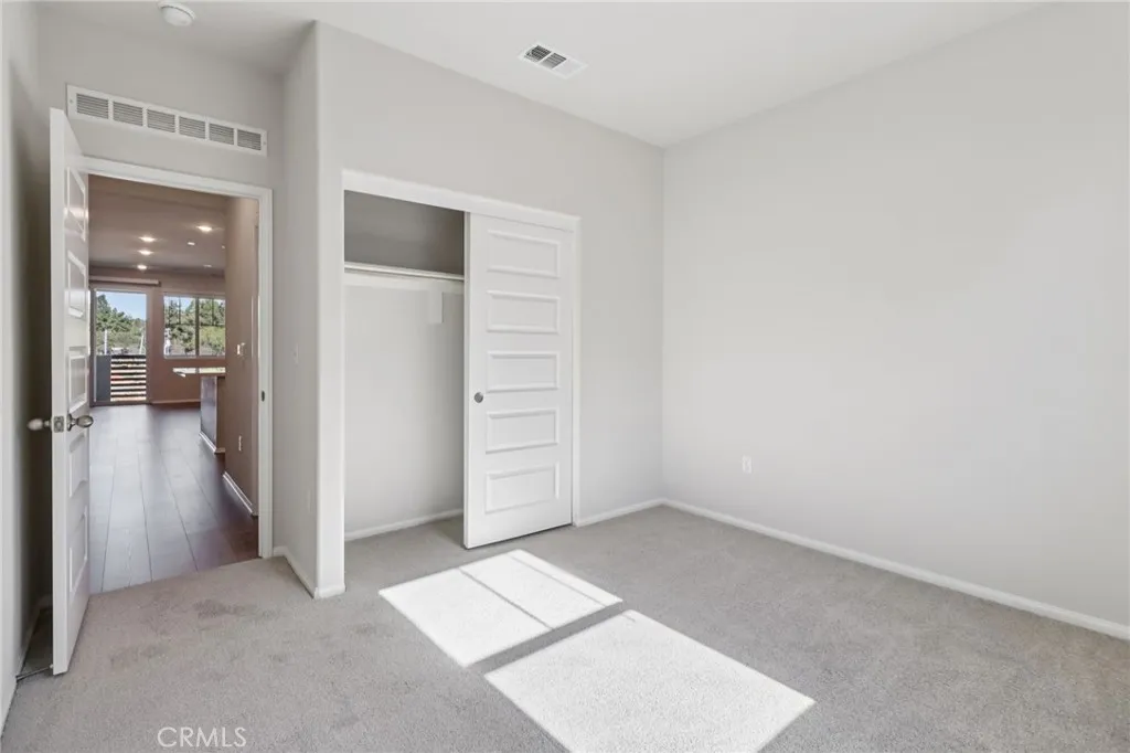https://cdn.realtyfeed.com/cdn/127/306634139/9e941b6b01deaf32464137a76d3f4a41.webp
