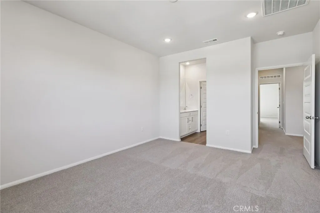 https://cdn.realtyfeed.com/cdn/127/306634139/a8b212b4e7df64e3c2faf2146686db14.webp