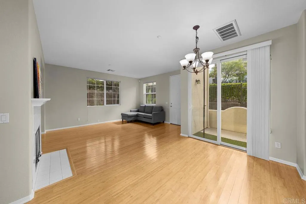 Photo #7: NDP2601054 Listing: Photo #7