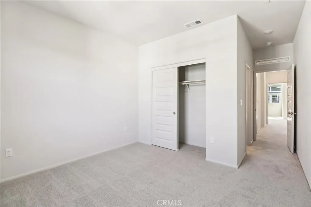 https://cdn.realtyfeed.com/cdn/127/306634150/21b985c03ceaa6cc77dc087a6ce10992.webp