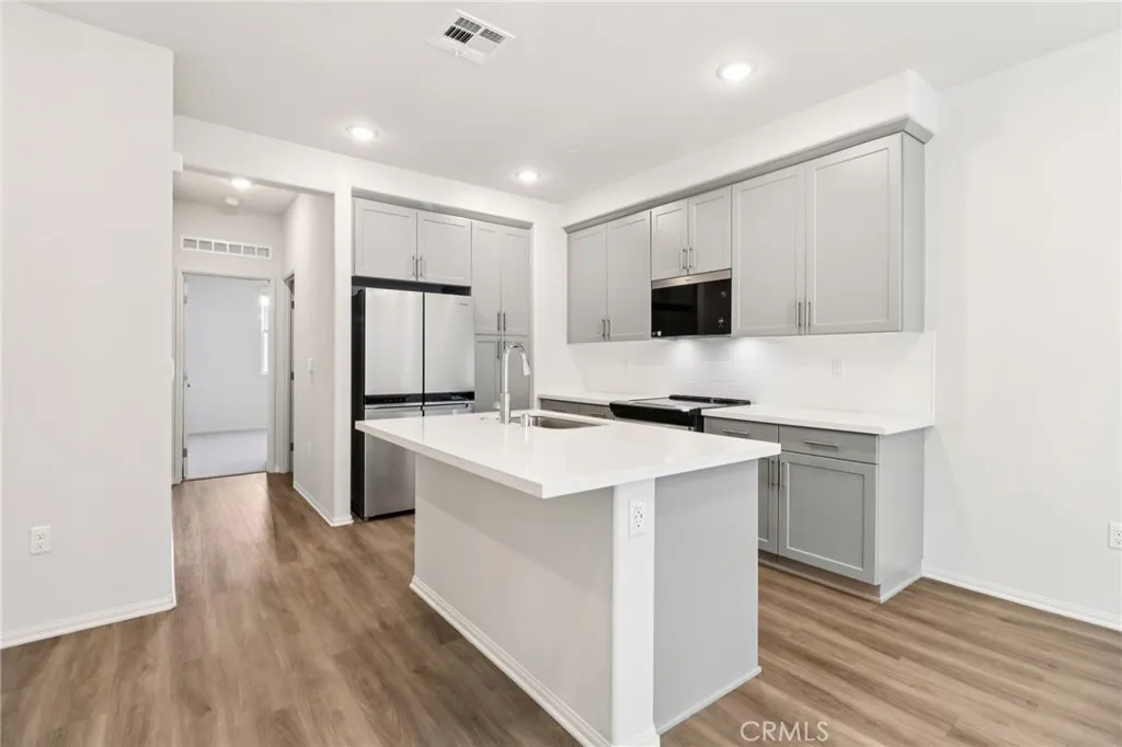 https://cdn.realtyfeed.com/cdn/127/306634150/456aeeb1d81f47bdbc3bf709450e9f3b.webp