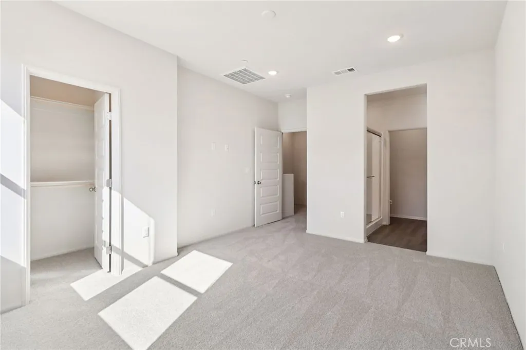 https://cdn.realtyfeed.com/cdn/127/306634150/95f046123c4027e47a65f75342e2e1b9.webp