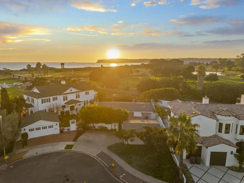https://cdn.realtyfeed.com/cdn/127/306634215/695f26d63268aa9db1591fd8cd9e3e00.webp