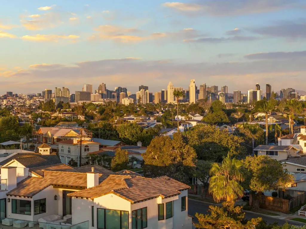 https://cdn.realtyfeed.com/cdn/127/306634215/ee4f5de6b42f3334779db01d573c3975.webp