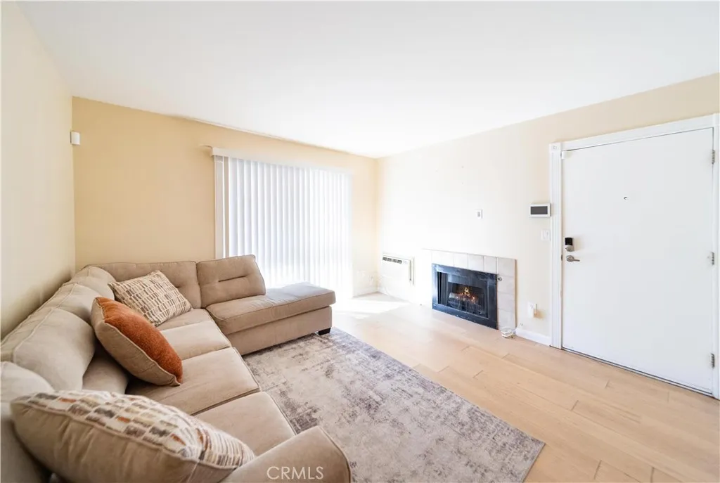 https://cdn.realtyfeed.com/cdn/127/306634240/59d448039cddb1ac7bfe1c4d7d47eeb6.webp