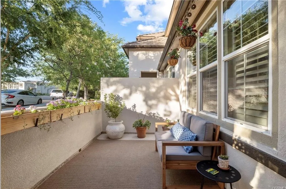 28669 Pietro Drive, Valencia, CA 91354 - Photo 4 of 29, Valencia, CA