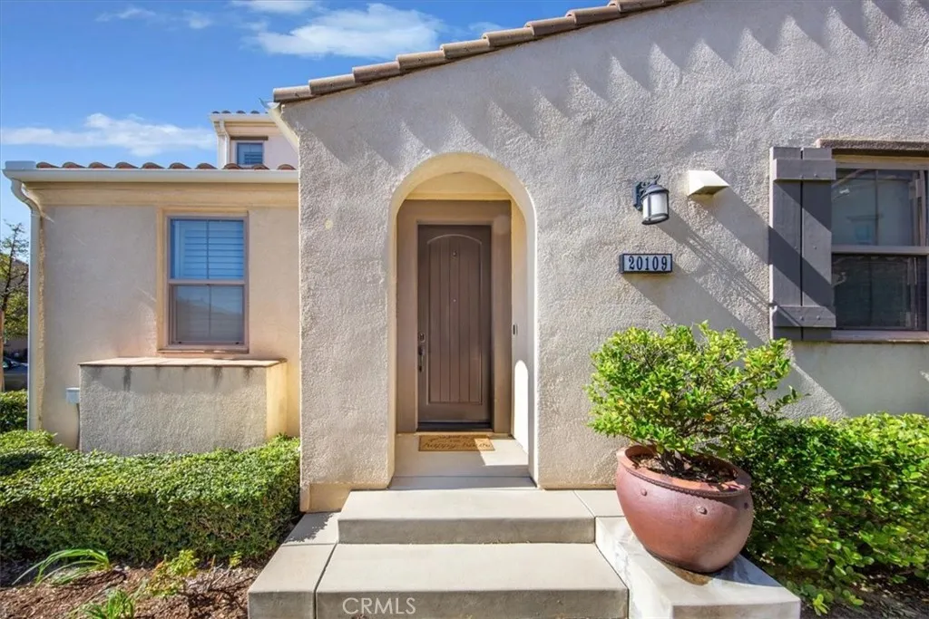 20109 Pienza, Porter Ranch, CA 91326 - Photo 4 of 42, Porter Ranch, CA
