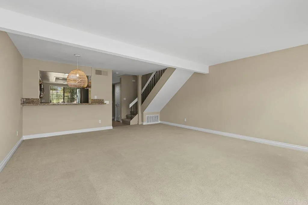 https://cdn.realtyfeed.com/cdn/127/306634390/ac8f0e6f64139bdfb7a7c31c283c23b8.webp