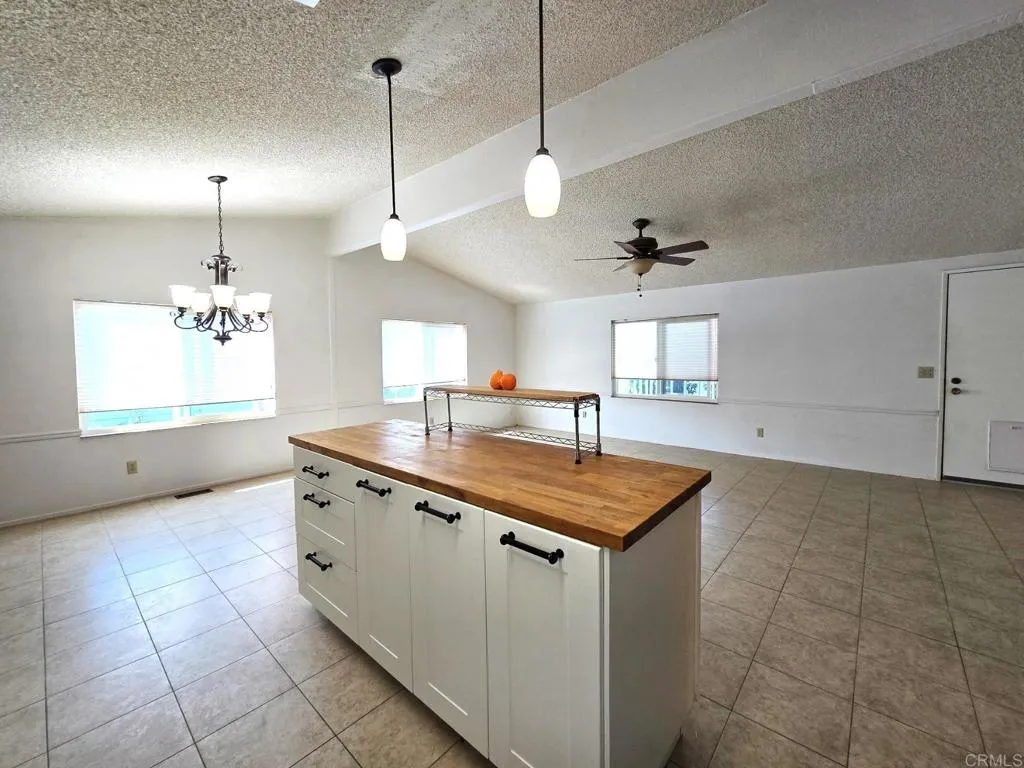 https://cdn.realtyfeed.com/cdn/127/306634429/9da11703c8e9606c3a1deb6465e26118.webp