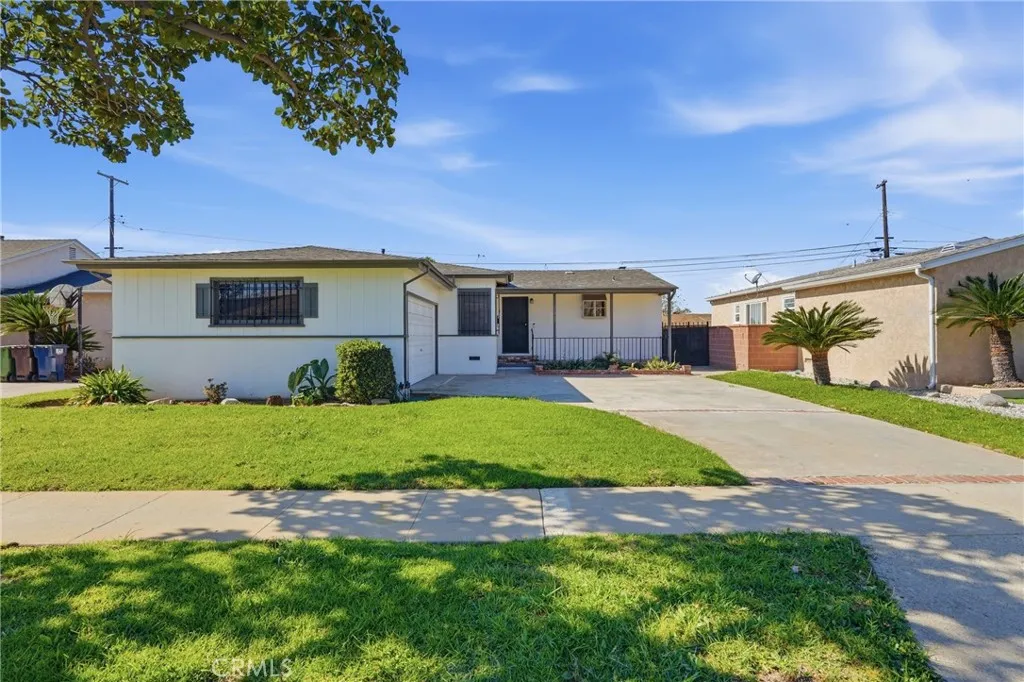 11537 Tarron, Hawthorne, CA 90250 - Photo 3 of 30, Hawthorne, CA