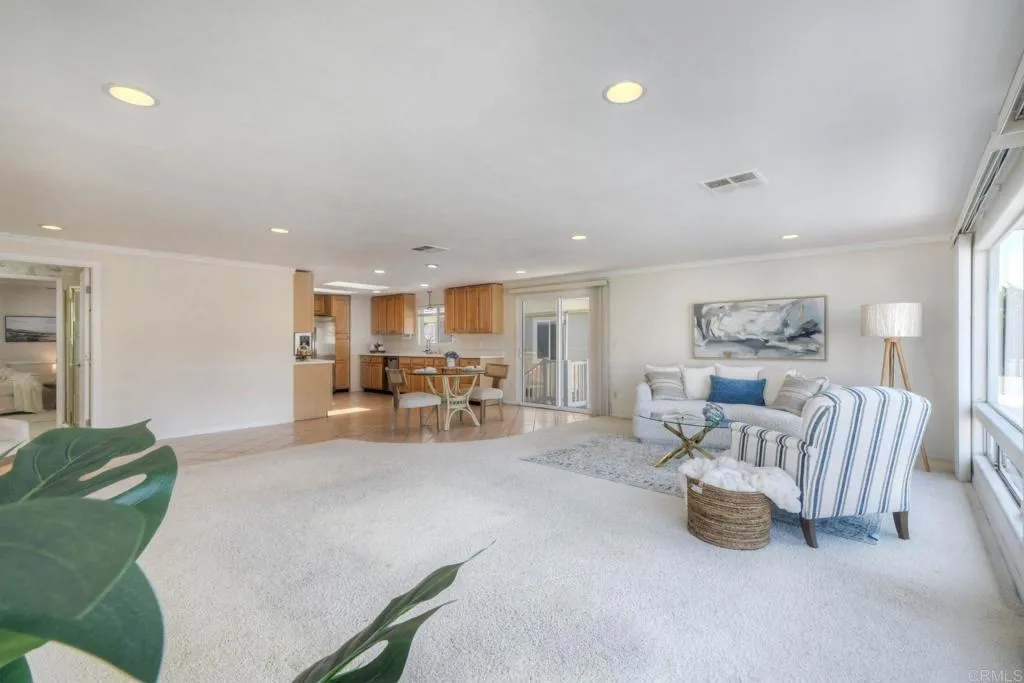 https://cdn.realtyfeed.com/cdn/127/306634533/17a9deeac7b20fc75738e20453de0ffc.webp