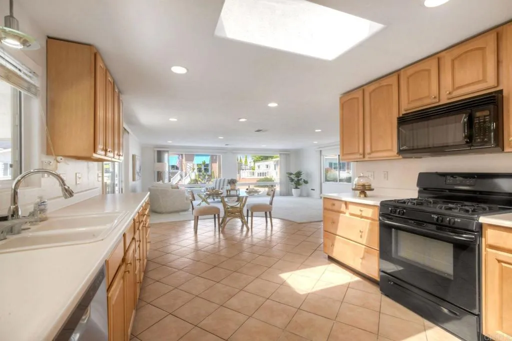 https://cdn.realtyfeed.com/cdn/127/306634533/b09d9dfb65769d6f004c05a43370ba84.webp
