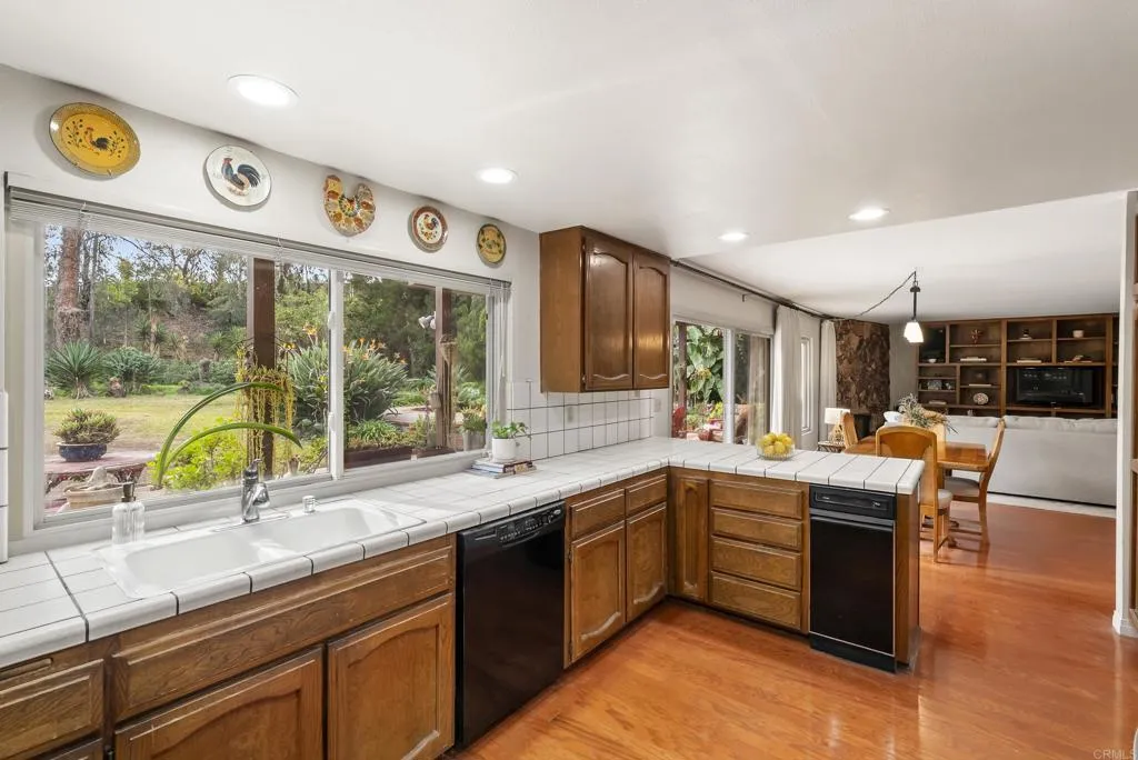 https://cdn.realtyfeed.com/cdn/127/306634597/cb8198023b8afd62ede84d18a6815b45.webp