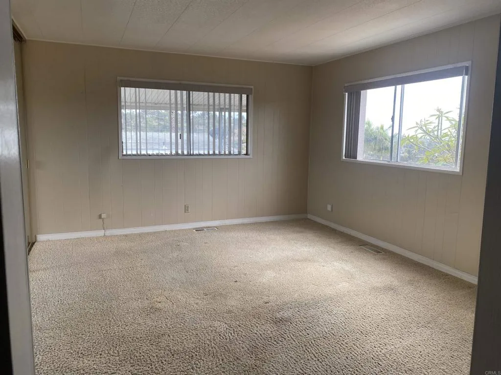 https://cdn.realtyfeed.com/cdn/127/306634619/2e732db169baf4eb0c338f490eb42fd4.webp