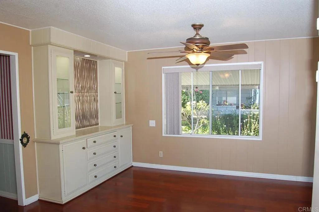 https://cdn.realtyfeed.com/cdn/127/306634619/5f4d1437be2ad7f9ef82f4af6e4986b3.webp